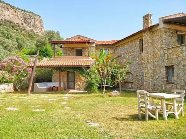 Zephyros Hotel 5